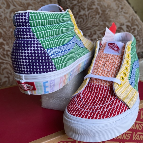 Vans Men’s Sk8-Mid Pride Multi/True White Sneakers - Picture 11 of 16